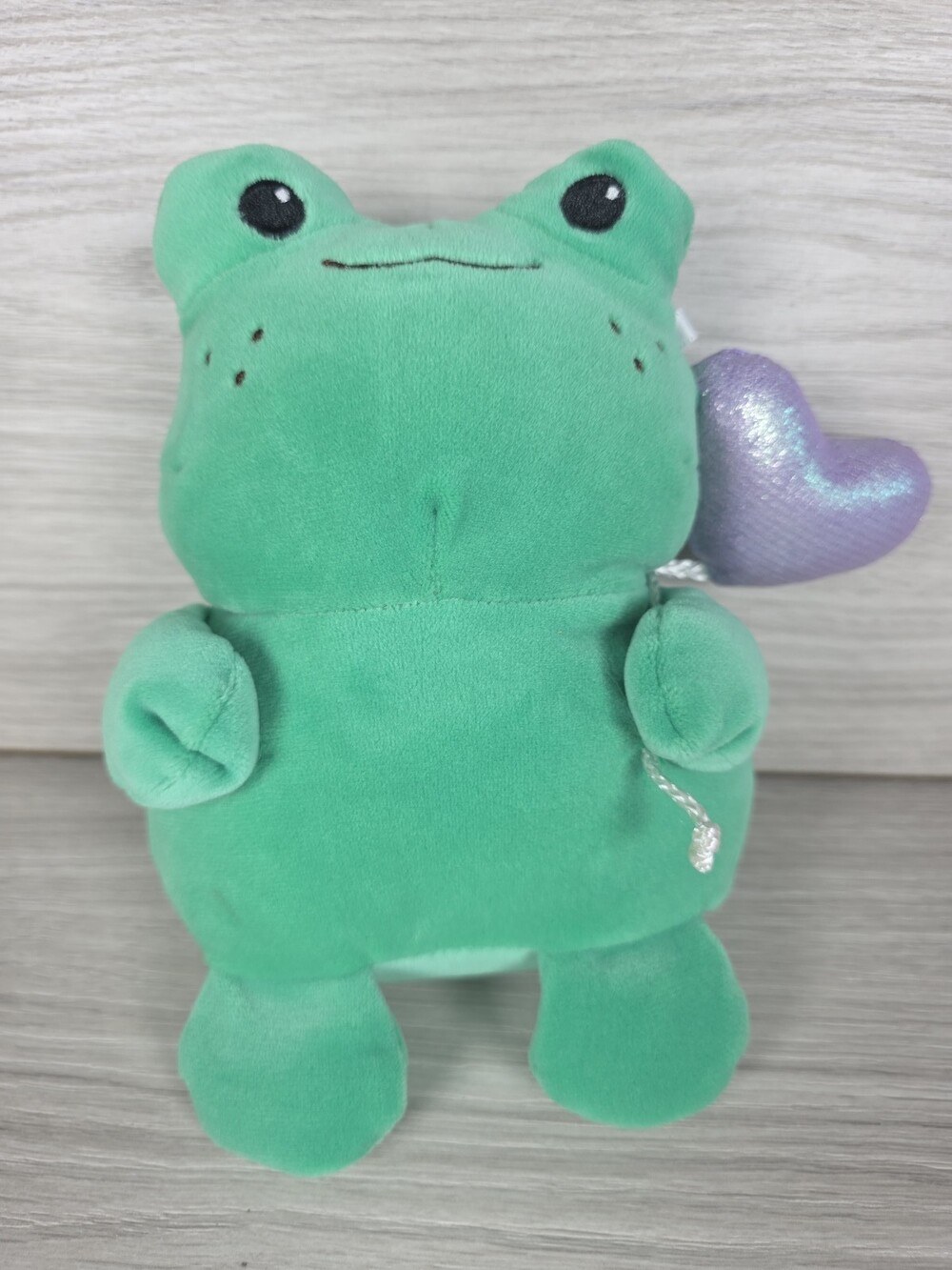 Target Plush Frog w Iridescent Heart 7" Exclusive Kawaii SU35